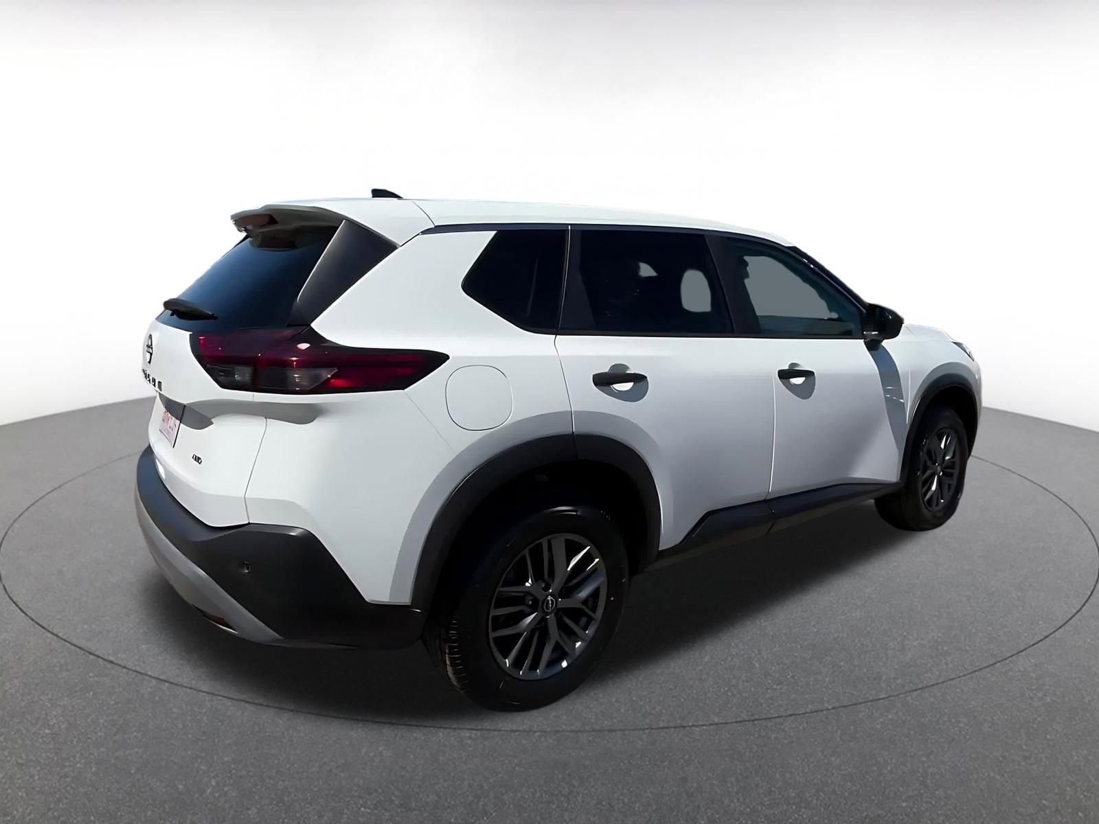 Thumbnail: 2023 Nissan Rogue - 15