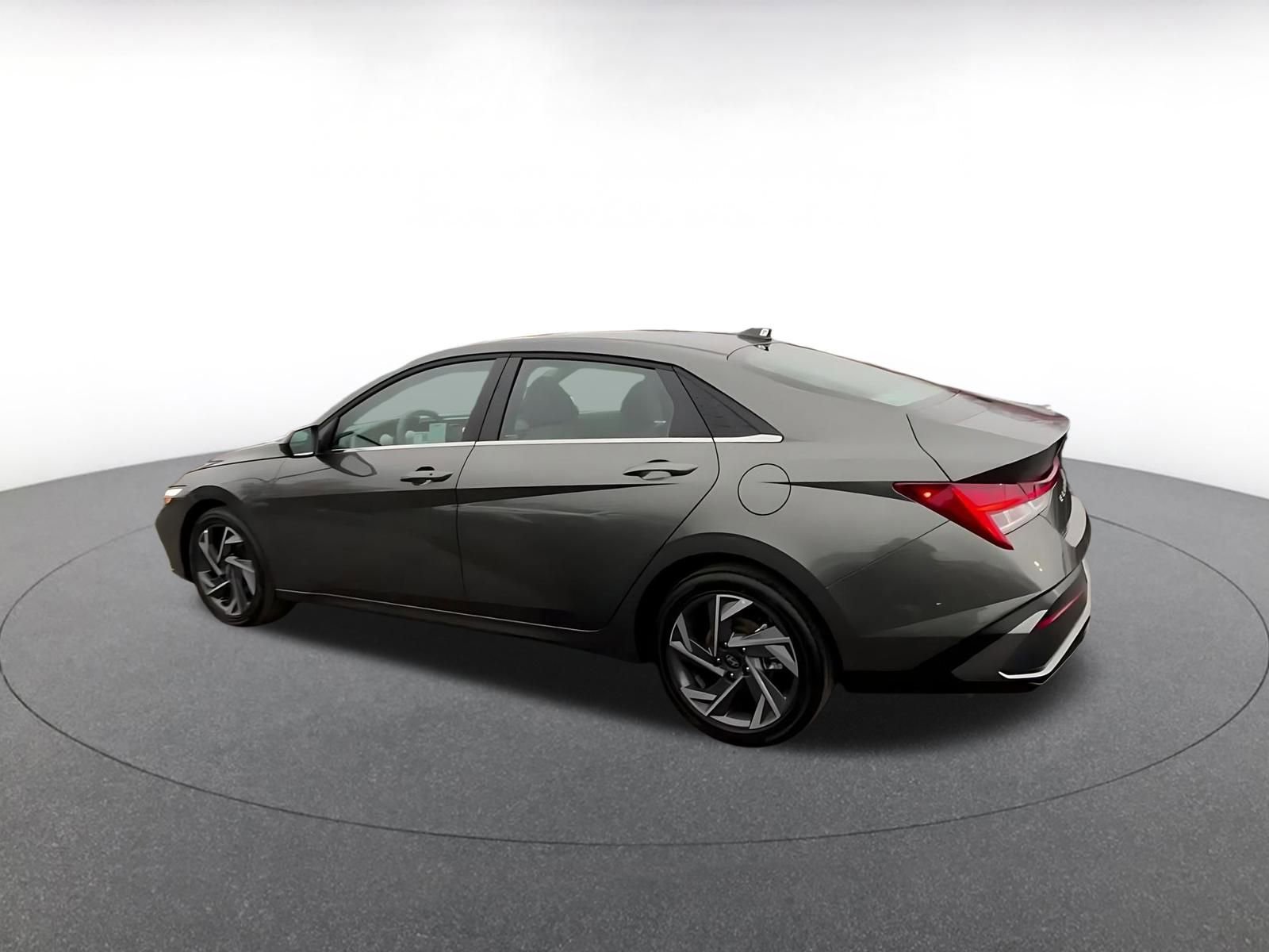 Thumbnail: 2025 Hyundai Elantra - 10