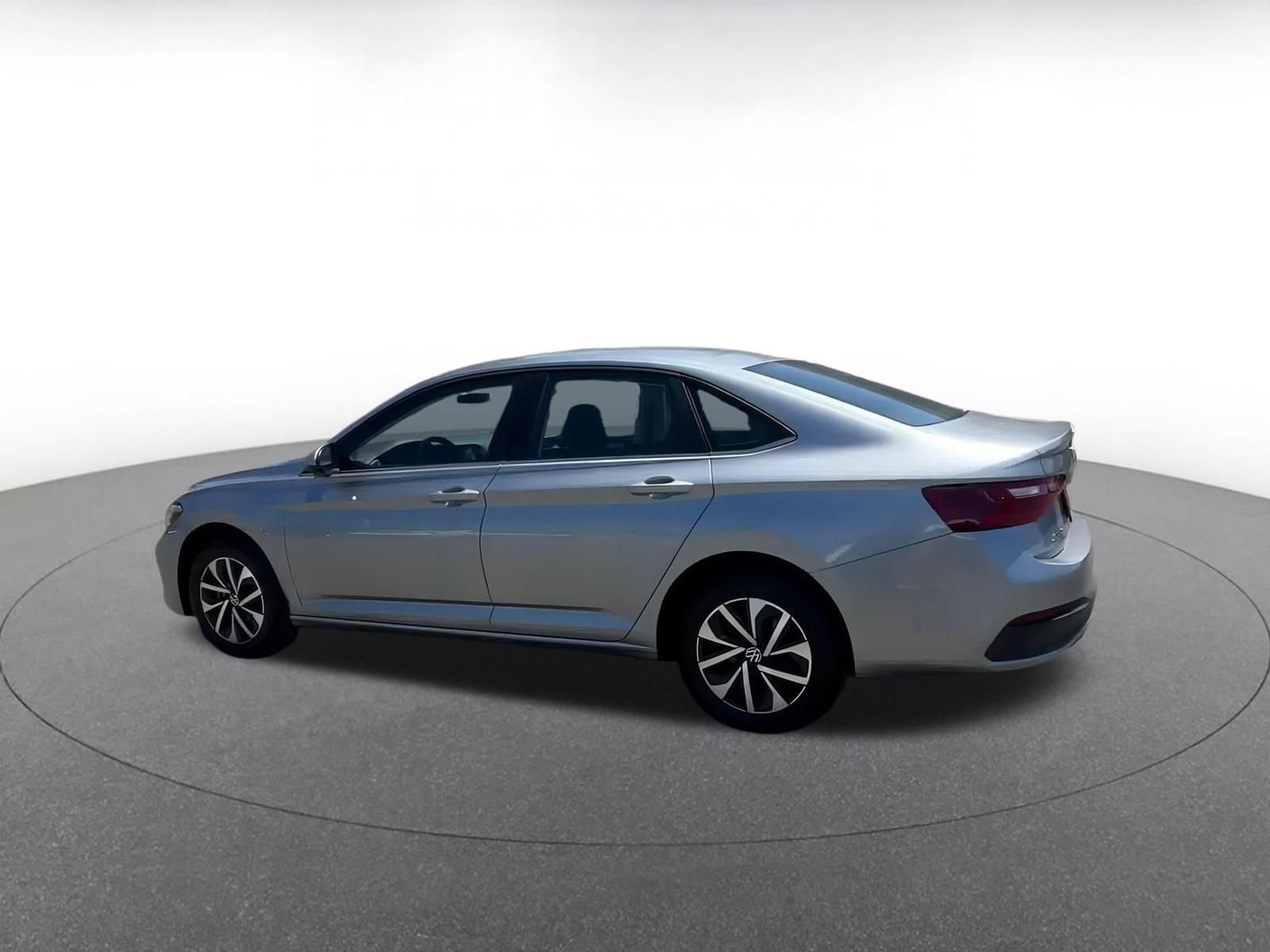 Thumbnail: 2024 Volkswagen Jetta - 10