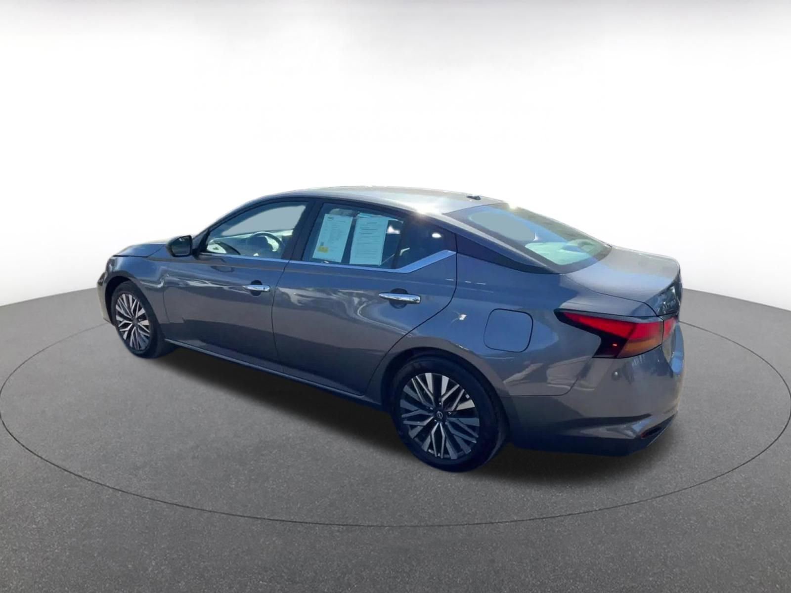 Thumbnail: 2025 Nissan Altima - 10