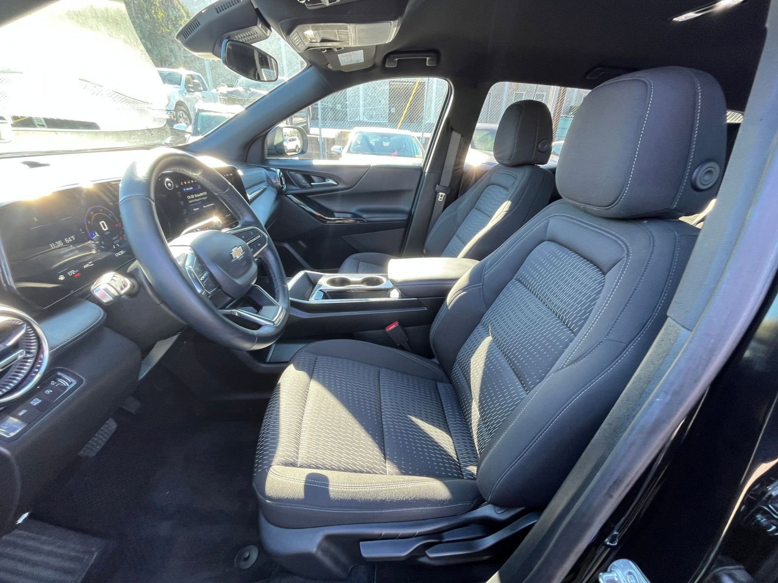 Thumbnail: 2025 Chevrolet Equinox - 25