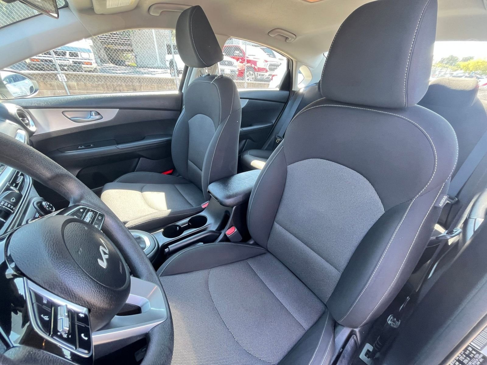 Thumbnail: 2023 Kia Forte - 34
