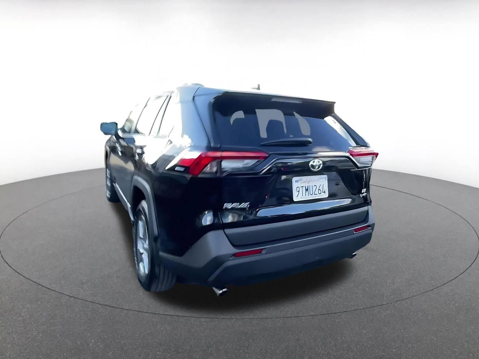 Thumbnail: 2025 Toyota RAV4 - 11