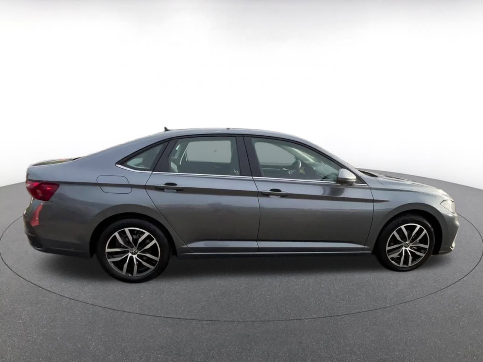 Thumbnail: 2025 Volkswagen Jetta - 16