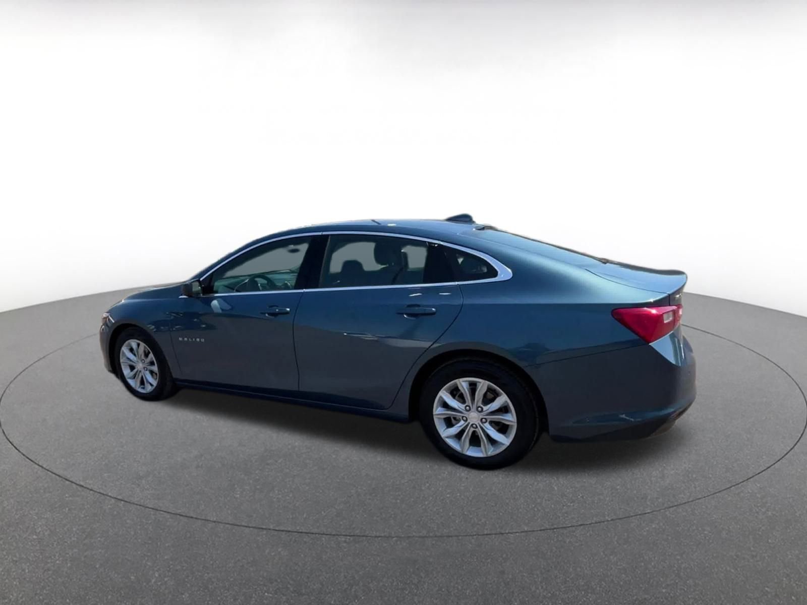 Thumbnail: 2024 Chevrolet Malibu - 11