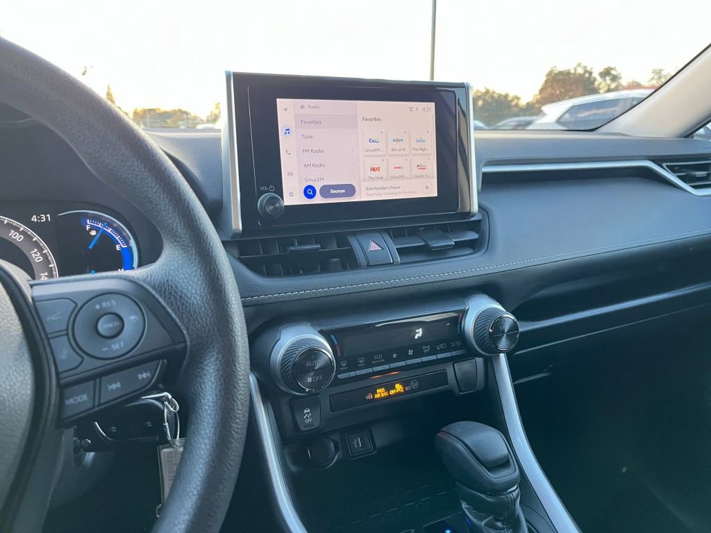 Thumbnail: 2025 Toyota RAV4 - 32