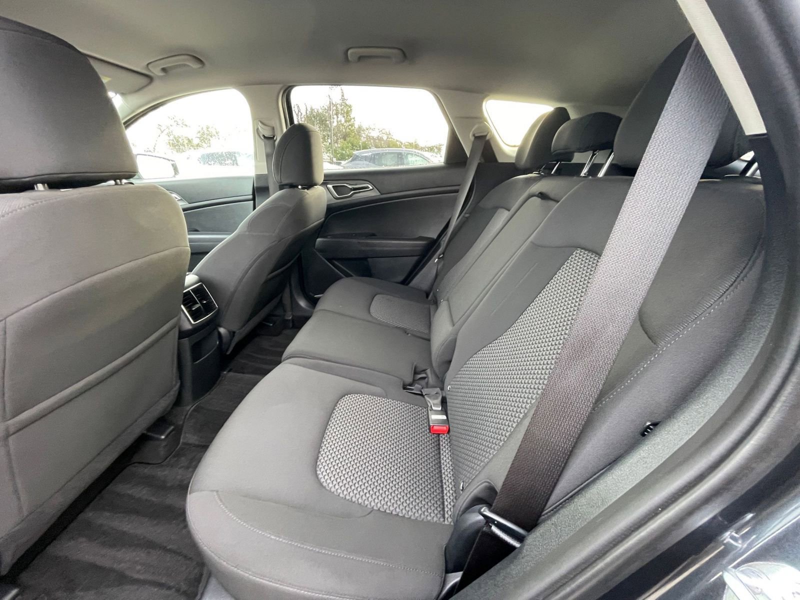 Thumbnail: 2025 Kia Sportage - 24