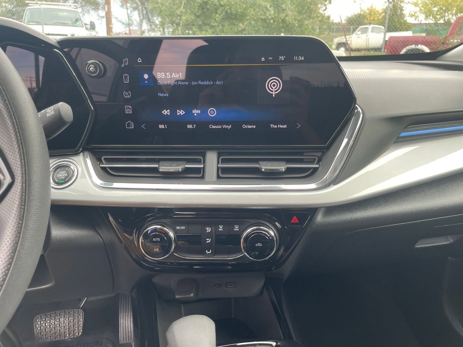 Thumbnail: 2025 Chevrolet Trax - 18