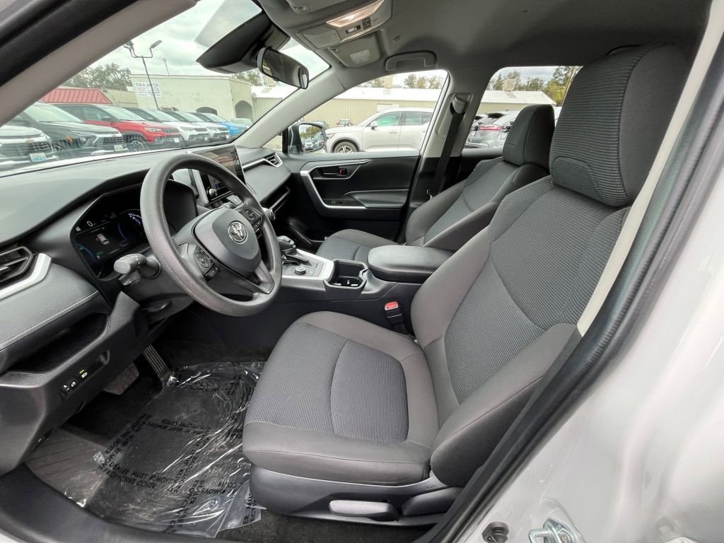 Thumbnail: 2025 Toyota RAV4 - 18