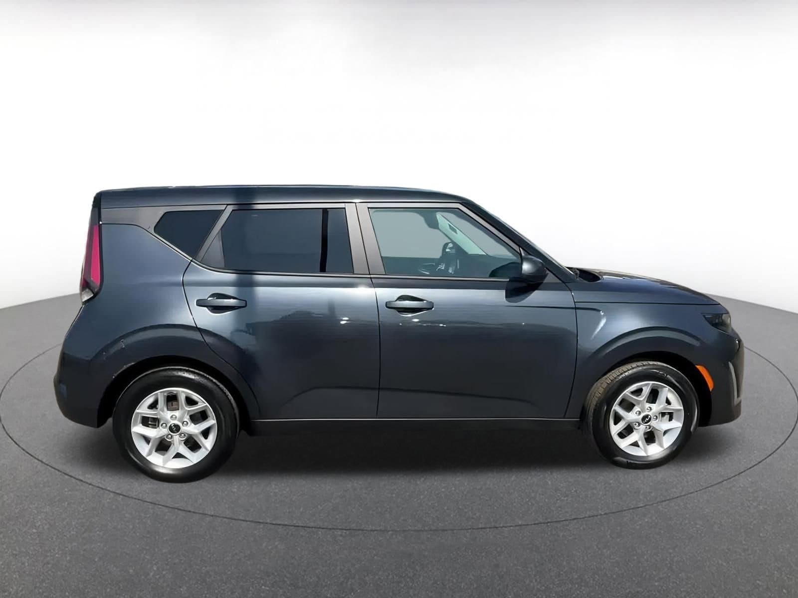 2024 Kia Soul LX 16