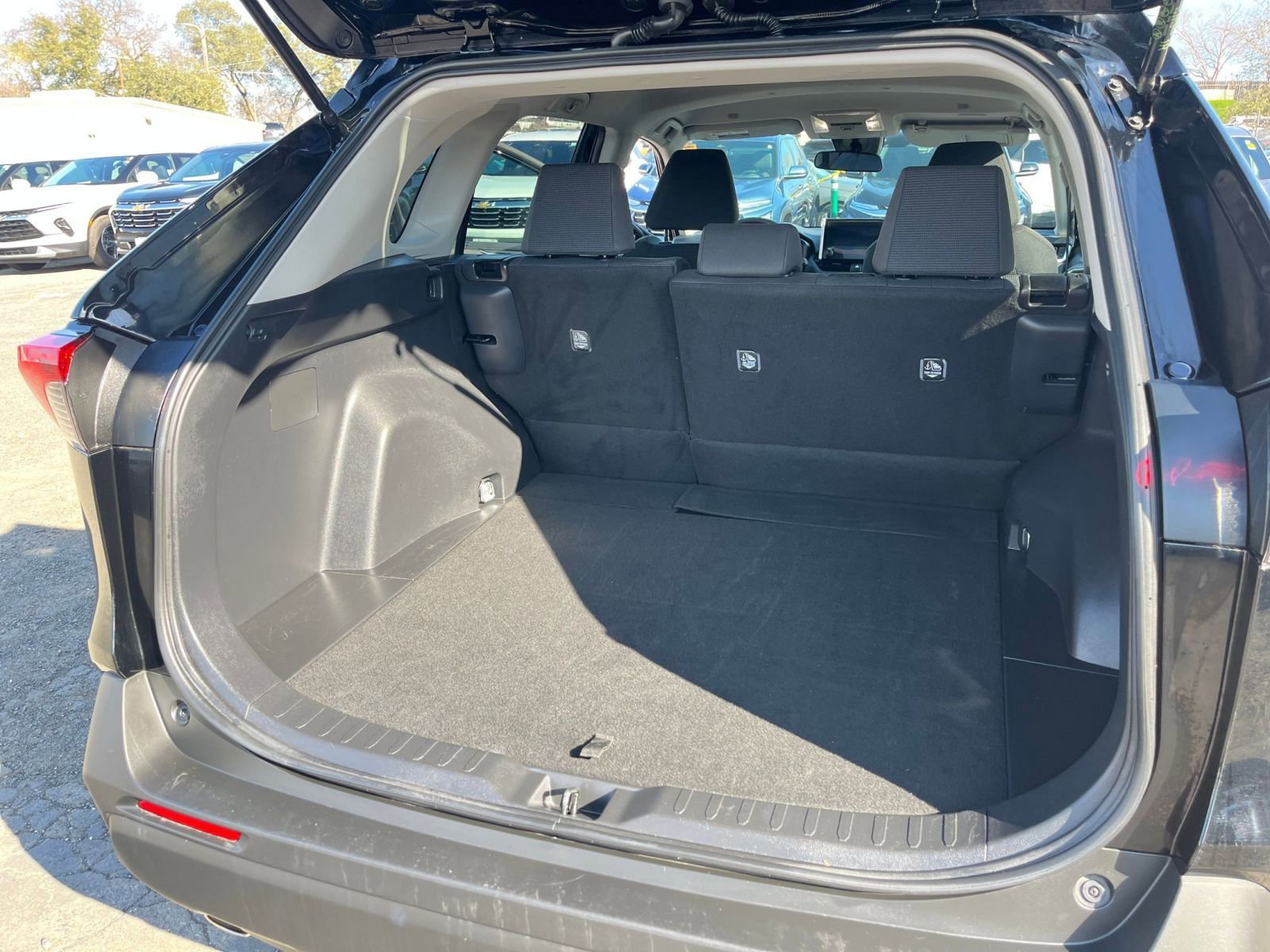 Thumbnail: 2025 Toyota RAV4 - 30