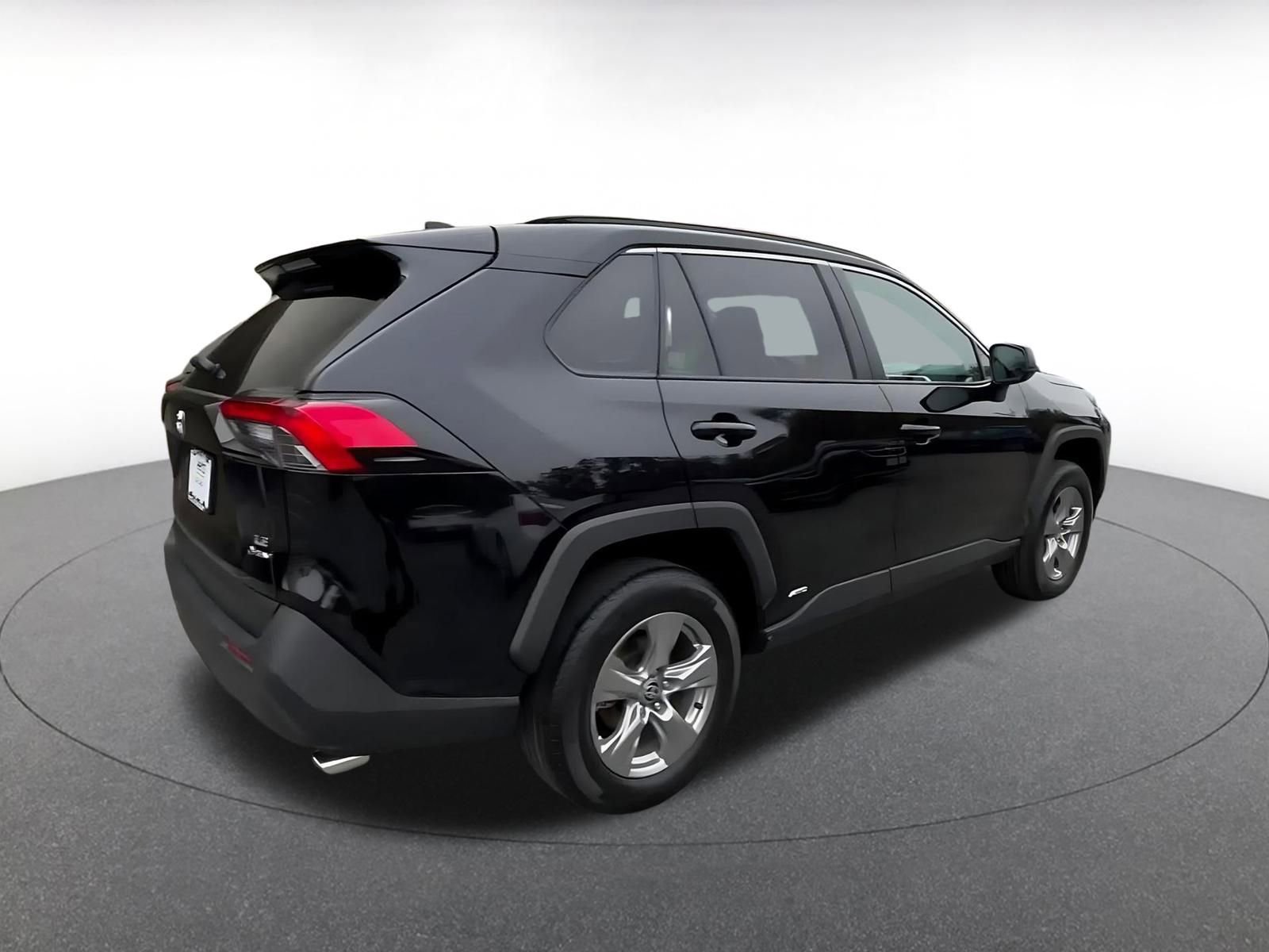 Thumbnail: 2025 Toyota RAV4 - 15