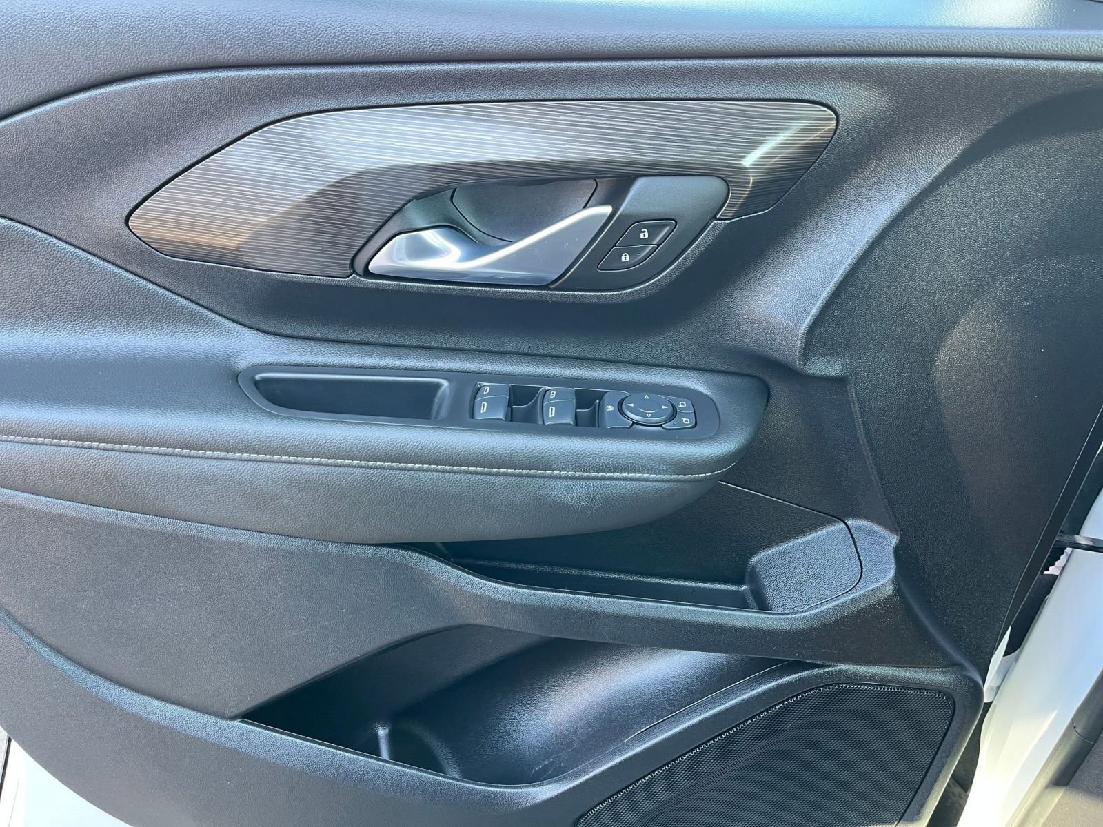 Thumbnail: 2024 GMC Terrain - 25