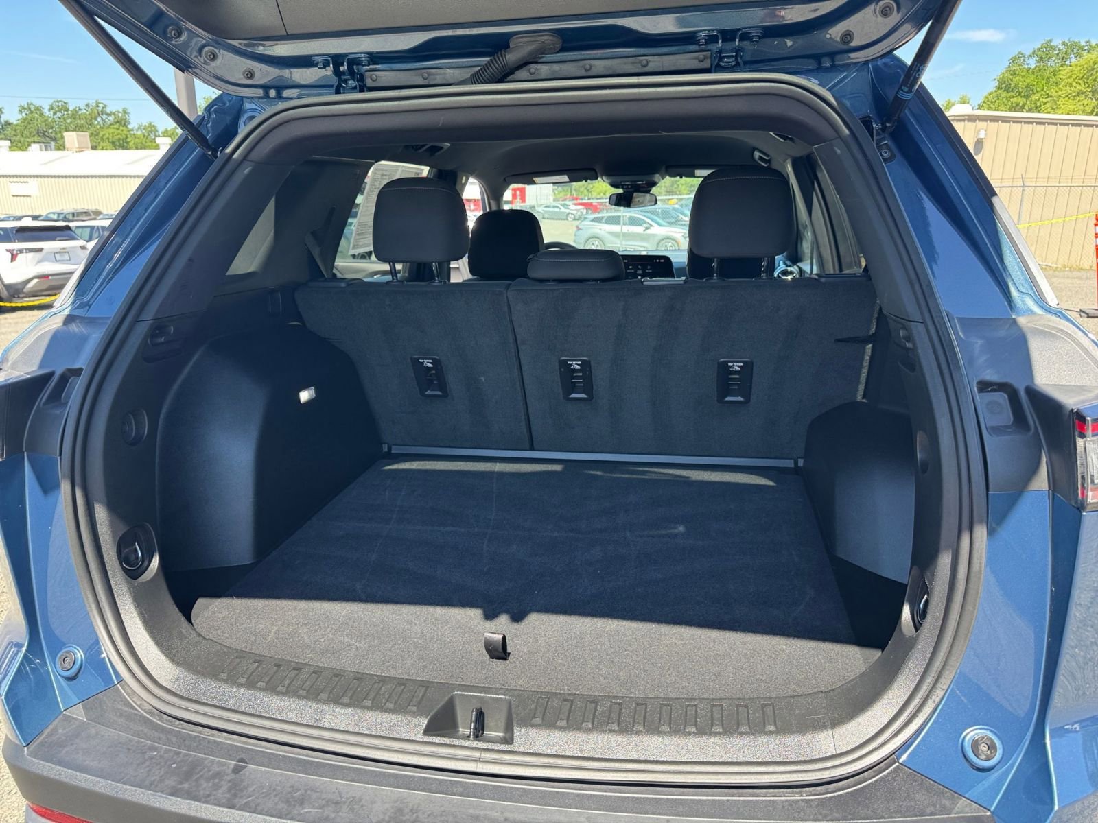 Thumbnail: 2025 Chevrolet Equinox - 32