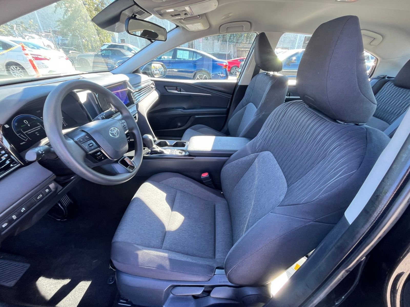 Thumbnail: 2025 Toyota Camry - 25