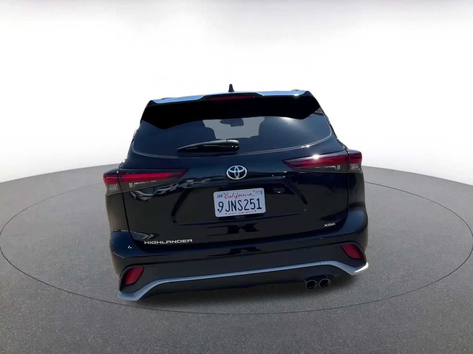 Thumbnail: 2024 Toyota Highlander - 12