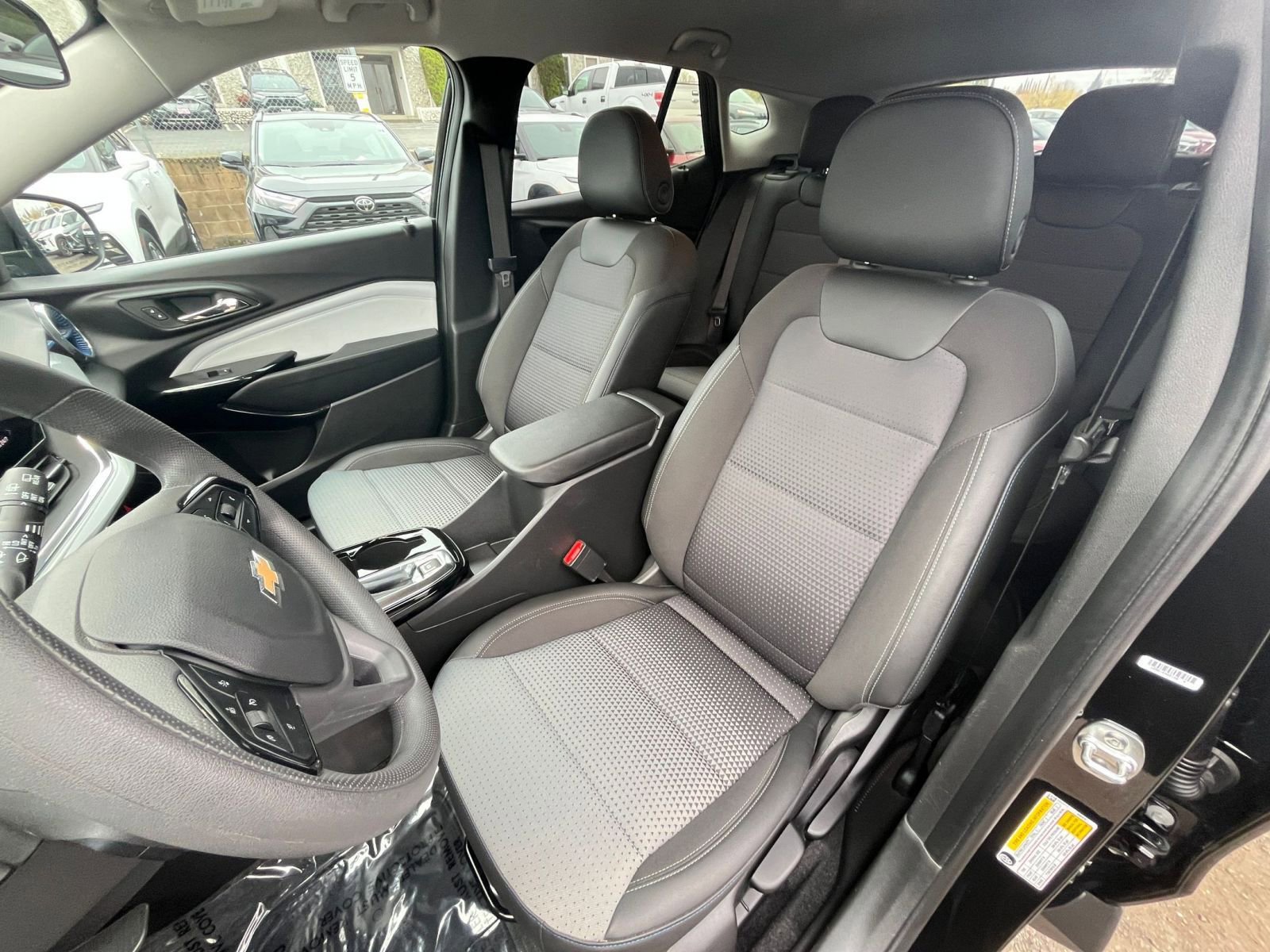 Thumbnail: 2025 Chevrolet Trax - 34