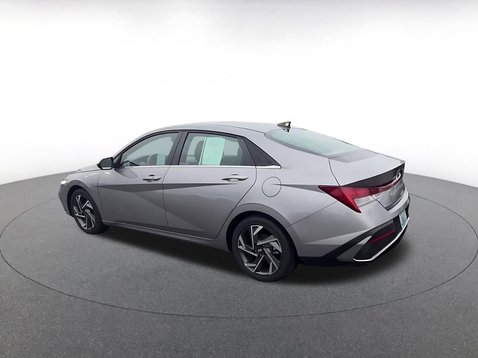 Thumbnail: 2025 Hyundai Elantra - 10