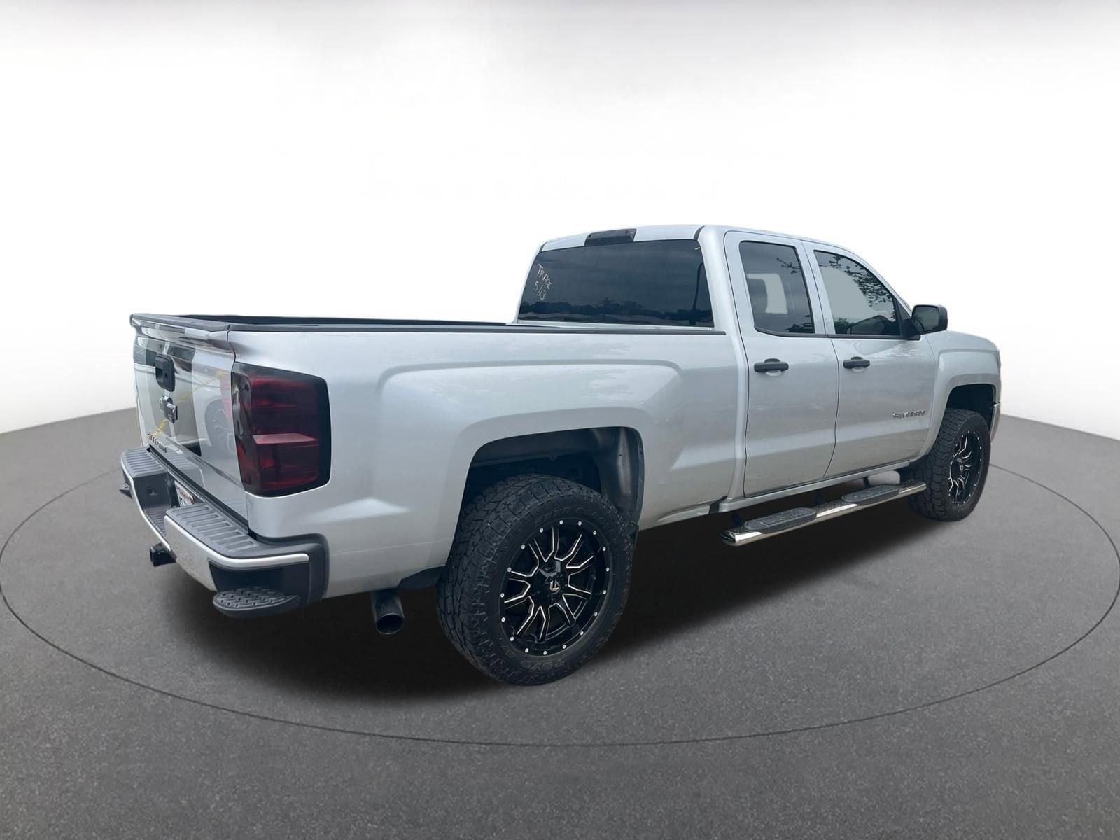Thumbnail: 2018 Chevrolet Silverado 1500 - 6