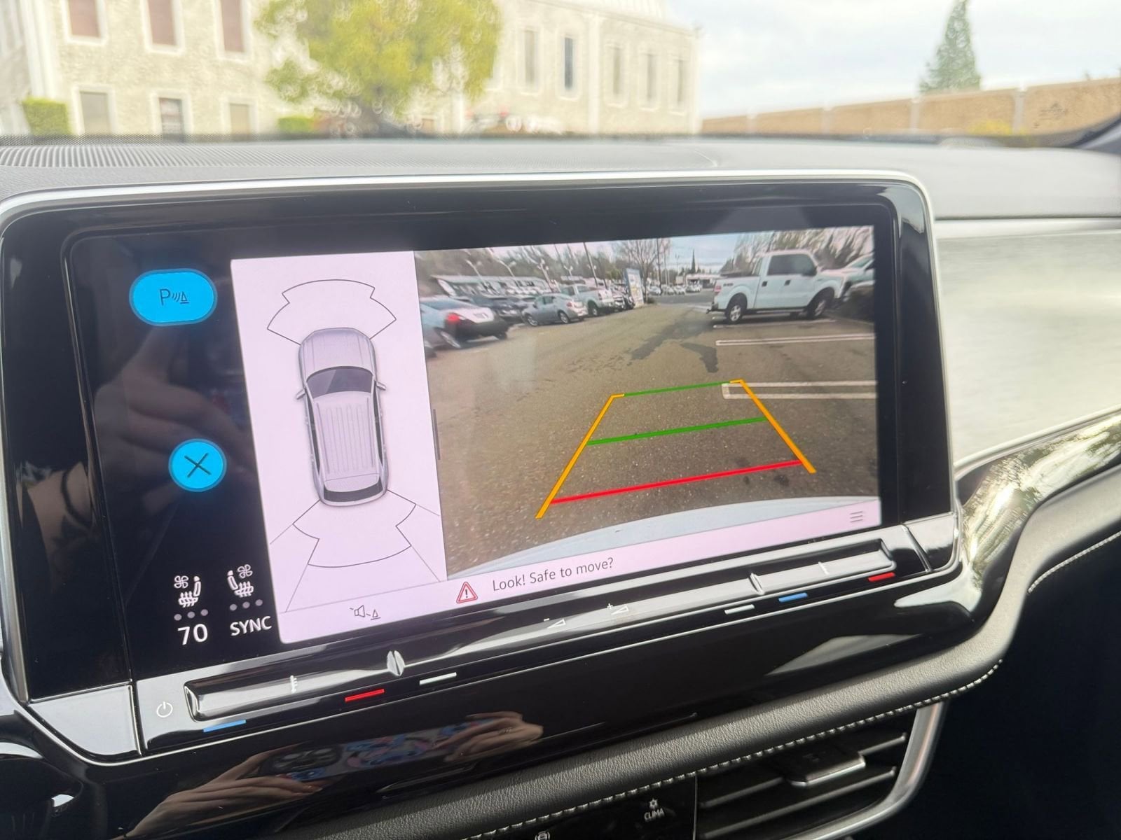 Thumbnail: 2025 Volkswagen Atlas - 17