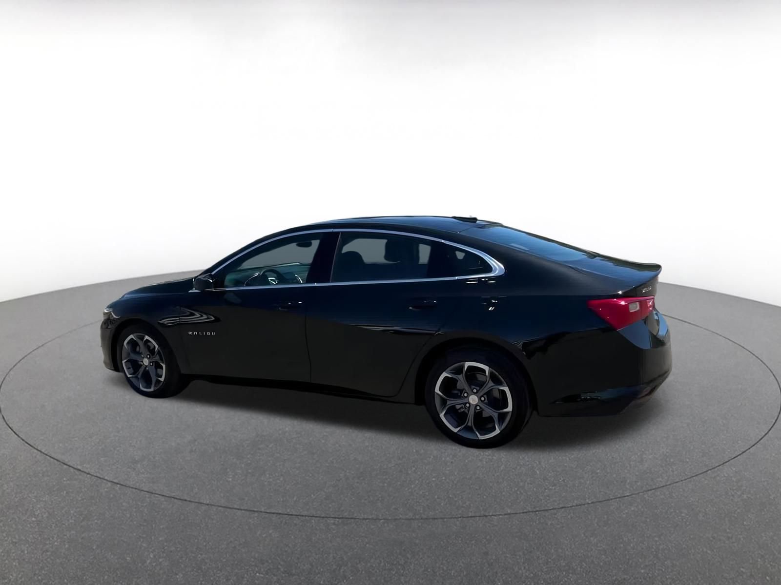 Thumbnail: 2024 Chevrolet Malibu - 10
