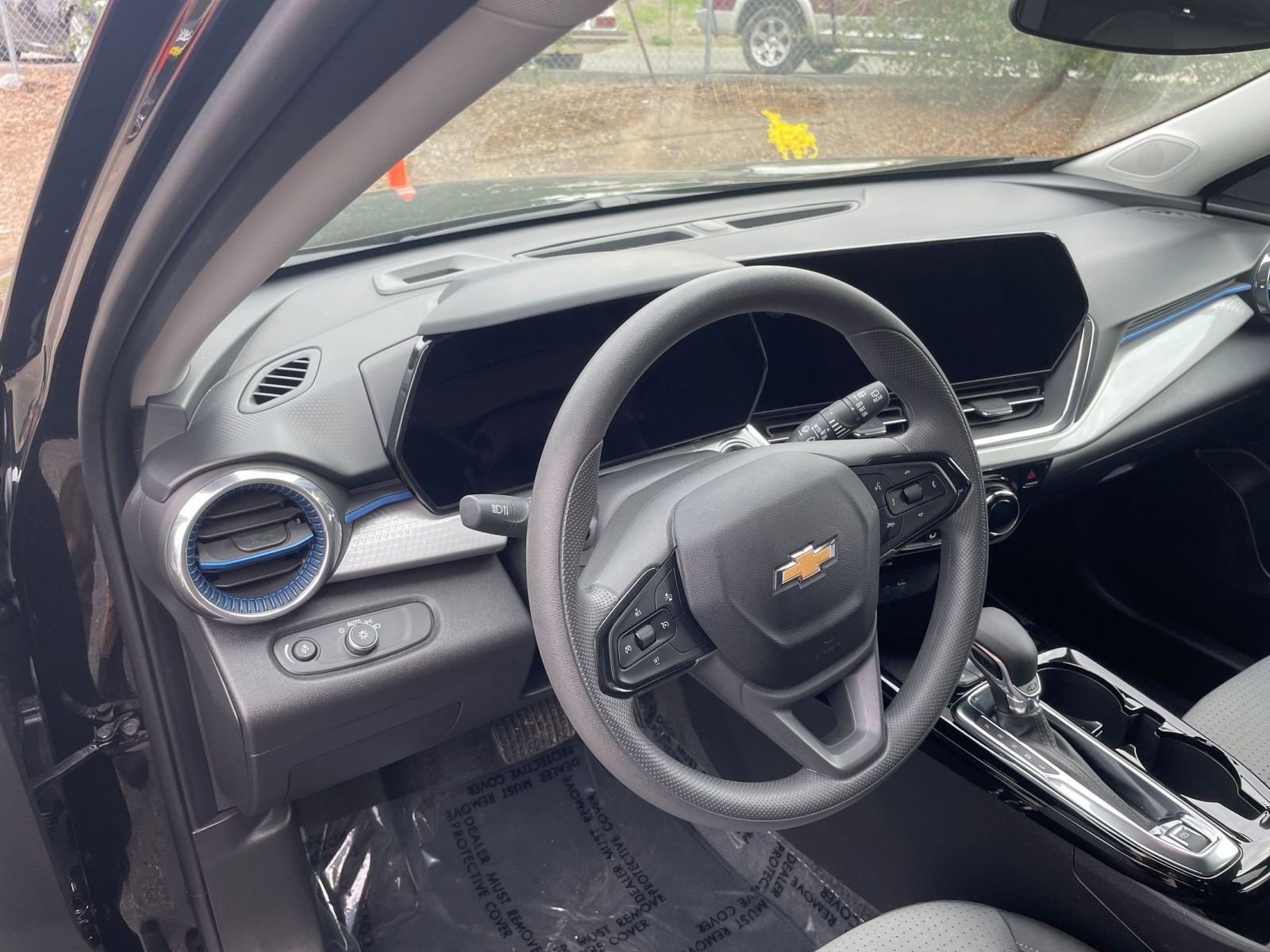 Thumbnail: 2025 Chevrolet Trax - 32