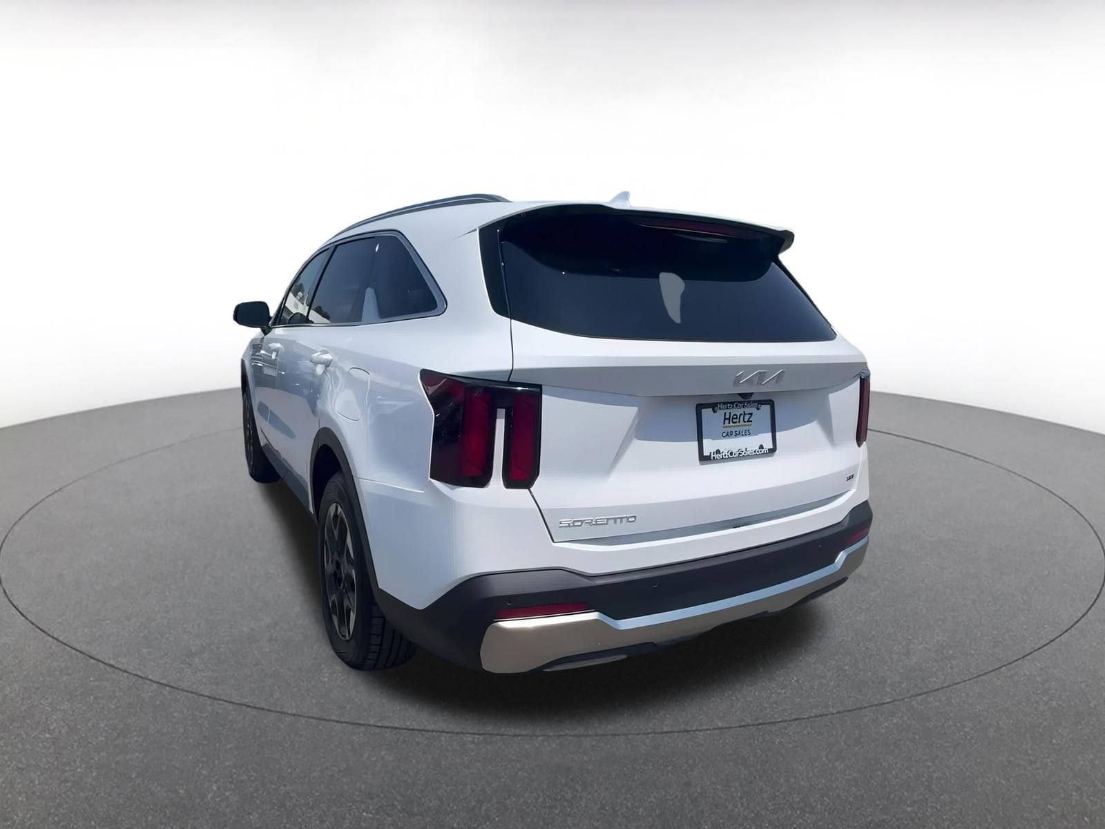 2024 Kia Sorento S 11