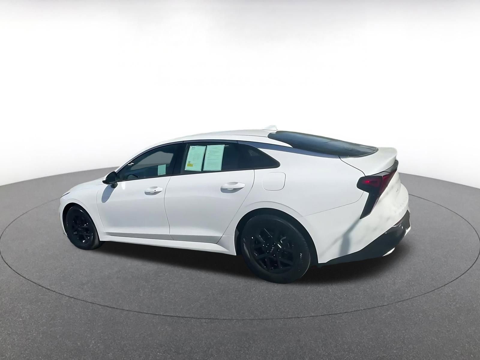 Thumbnail: 2025 Kia K5 - 10