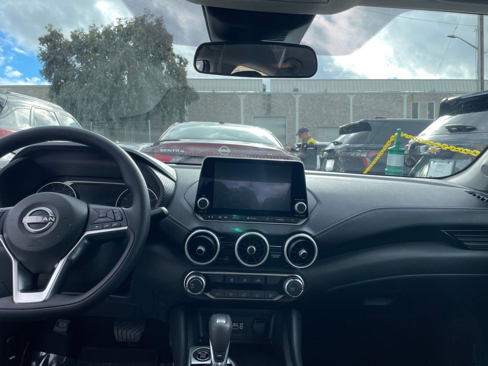 Thumbnail: 2025 Nissan Sentra - 33