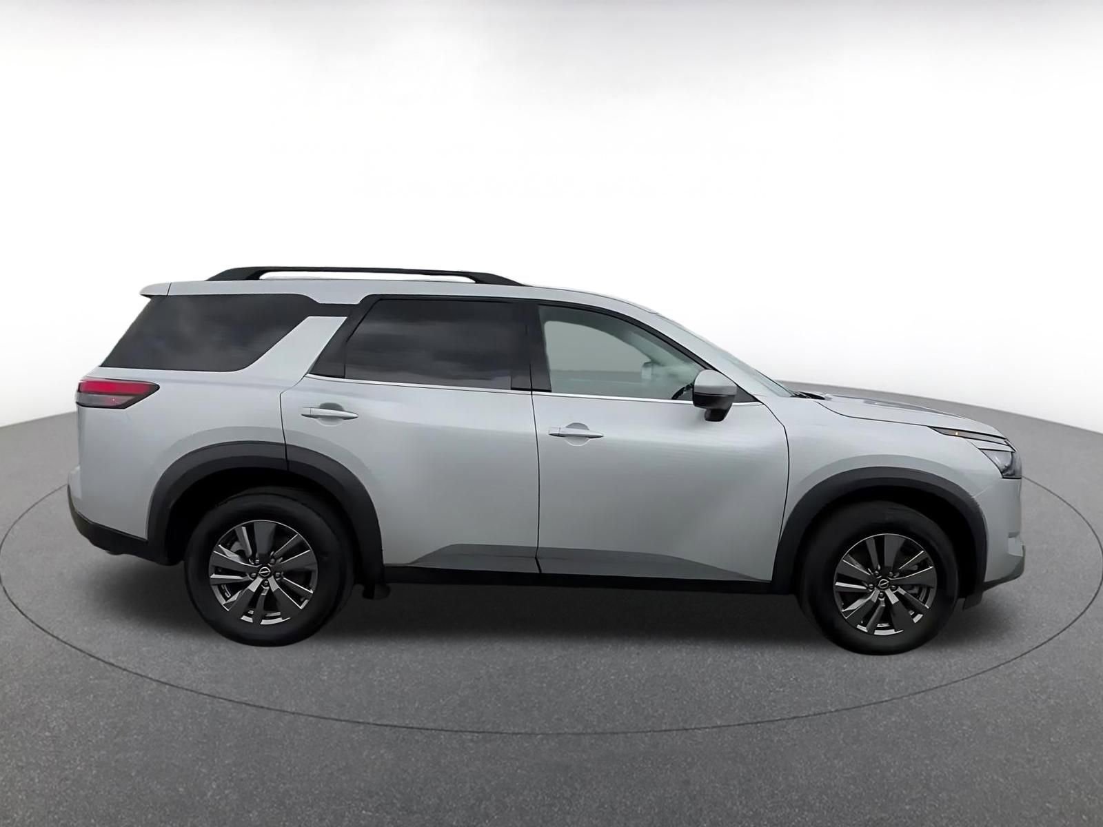 Thumbnail: 2025 Nissan Pathfinder - 16
