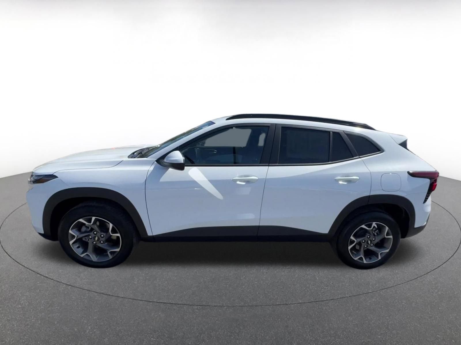 Thumbnail: 2025 Chevrolet Trax - 10