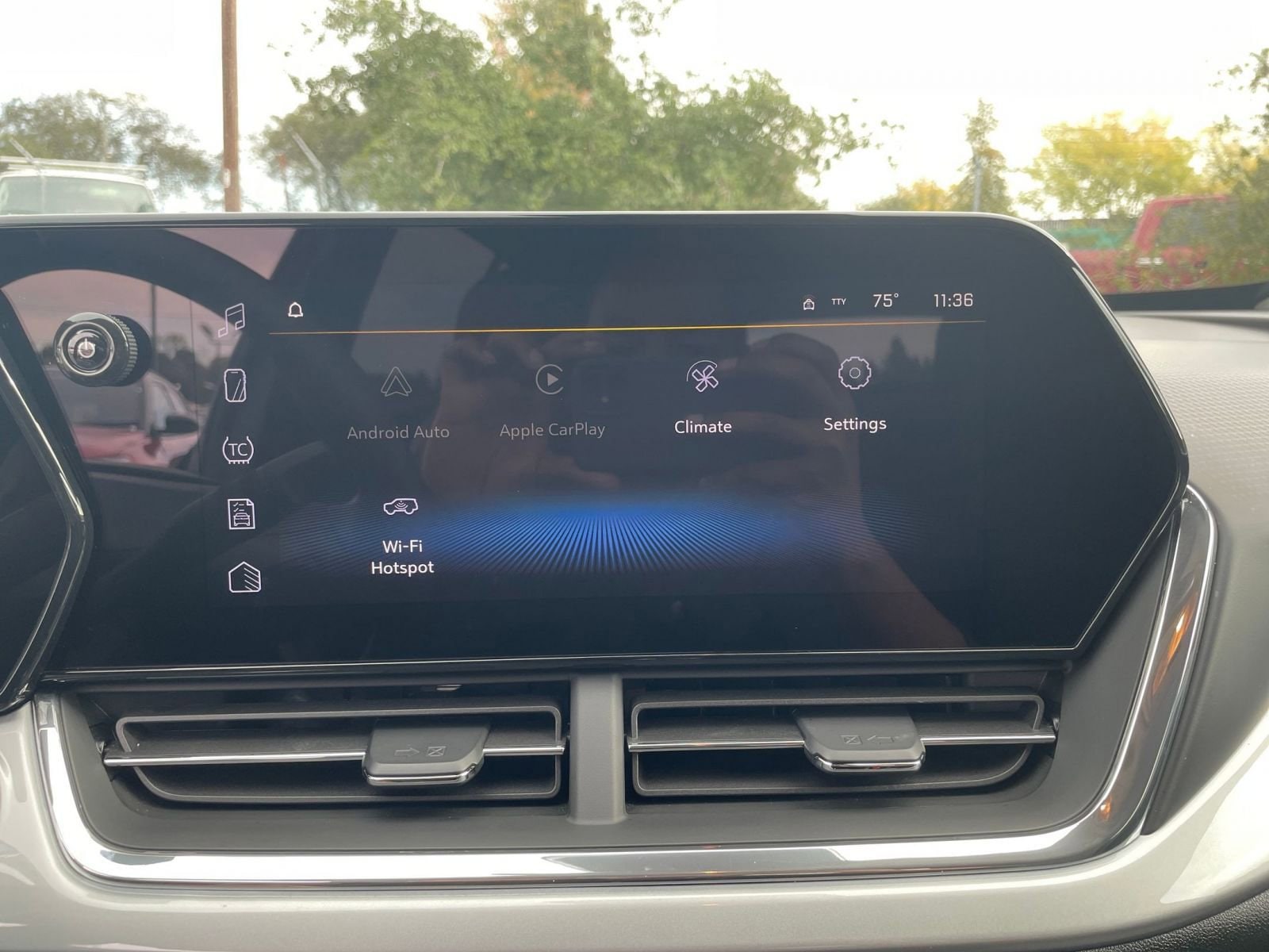 Thumbnail: 2025 Chevrolet Trax - 21