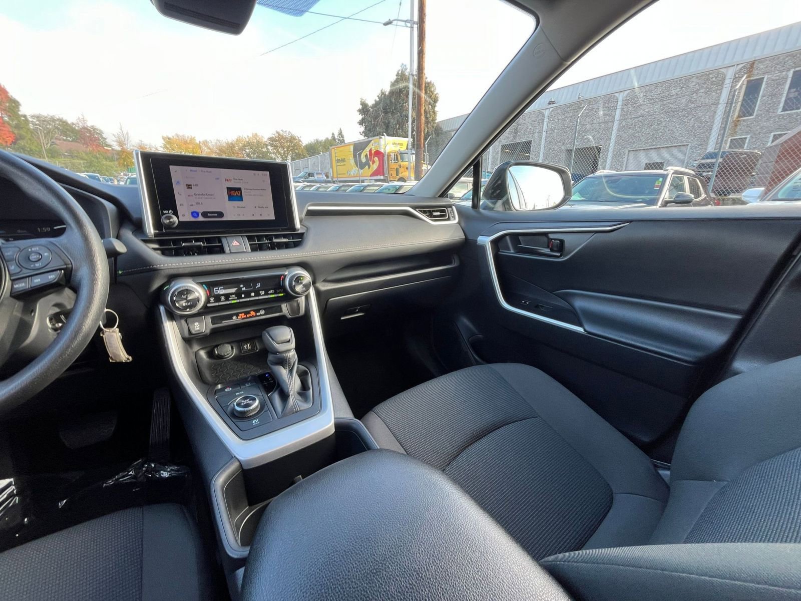 Thumbnail: 2025 Toyota RAV4 - 34