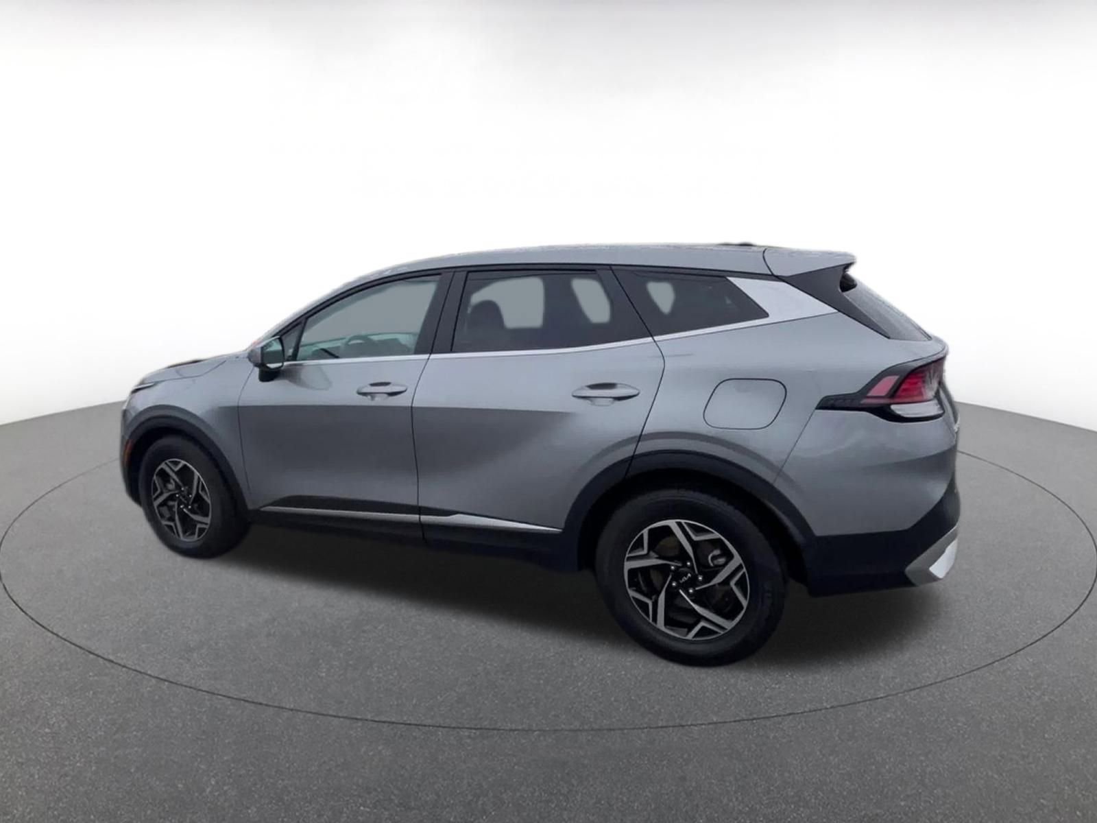 Thumbnail: 2023 Kia Sportage - 10