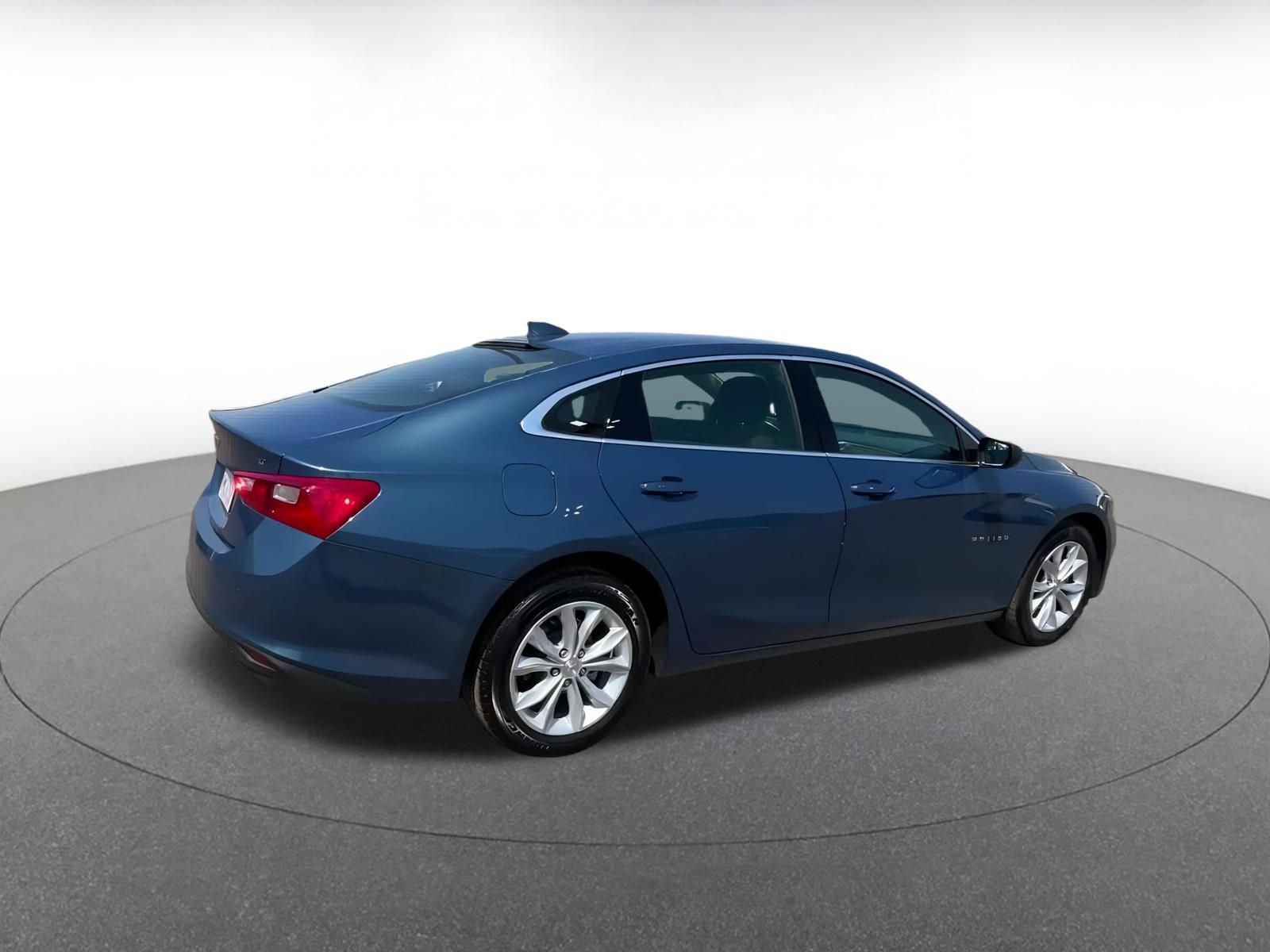 Thumbnail: 2024 Chevrolet Malibu - 14