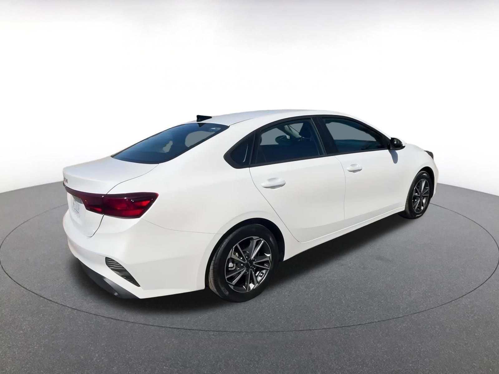 Thumbnail: 2023 Kia Forte - 15