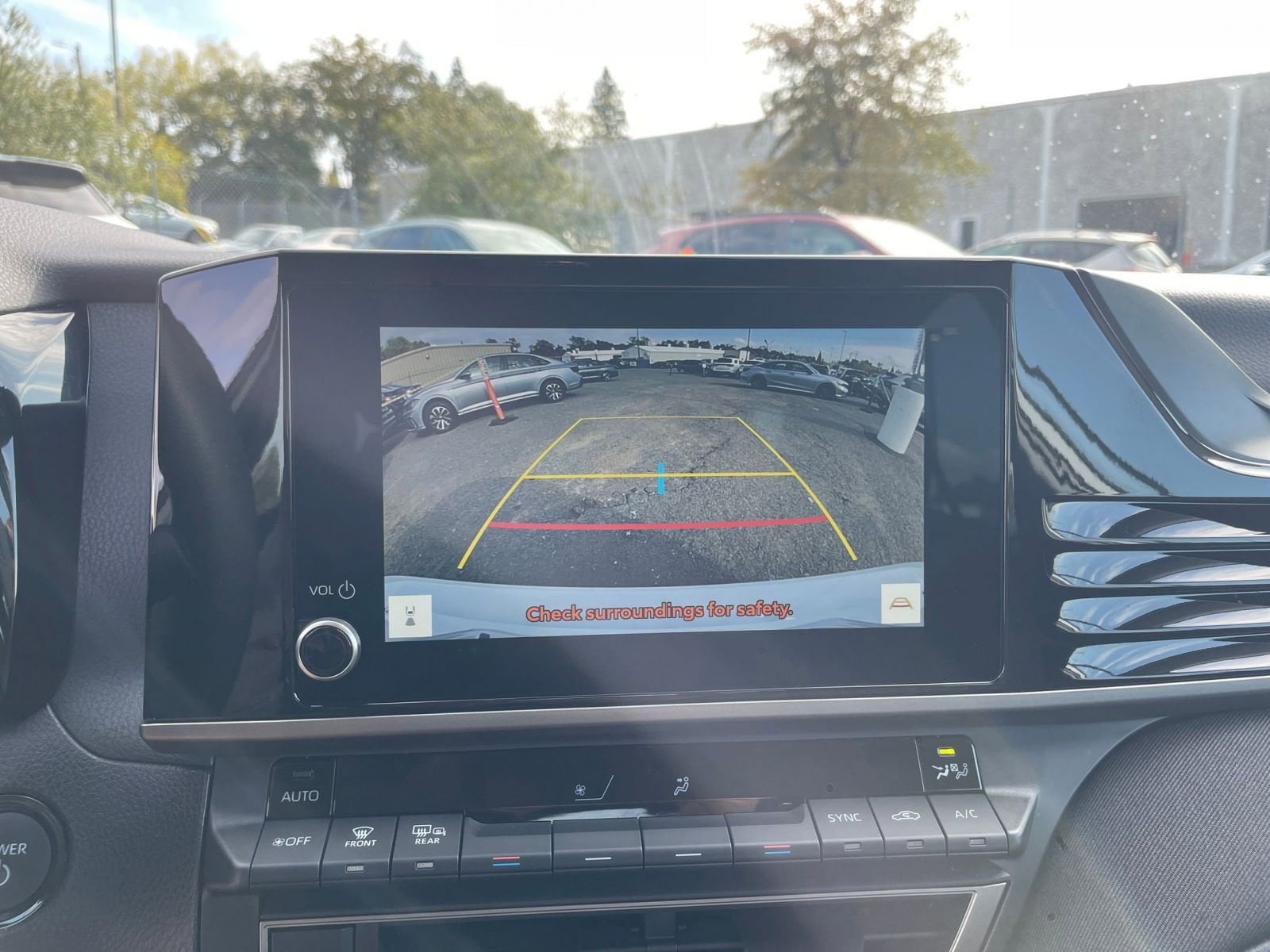 Thumbnail: 2025 Toyota Camry - 17