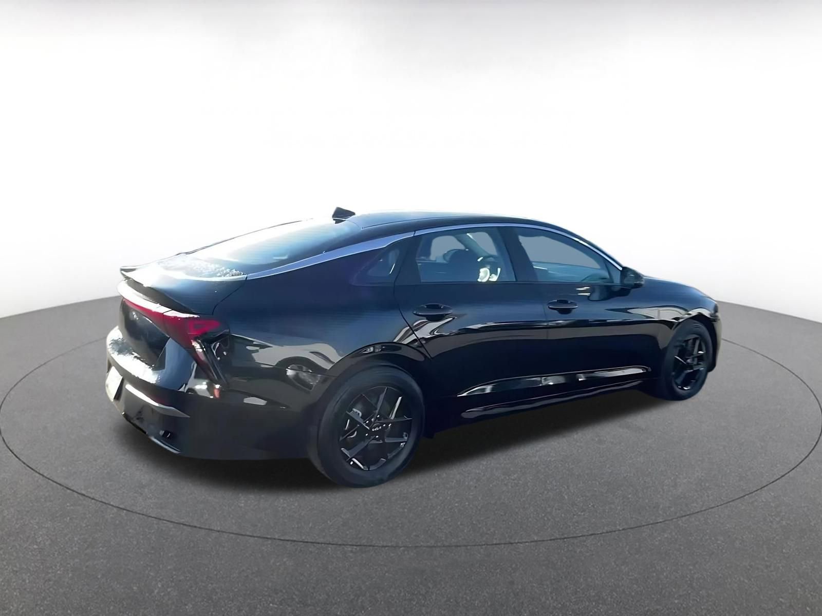 Thumbnail: 2021 Toyota Camry - 15