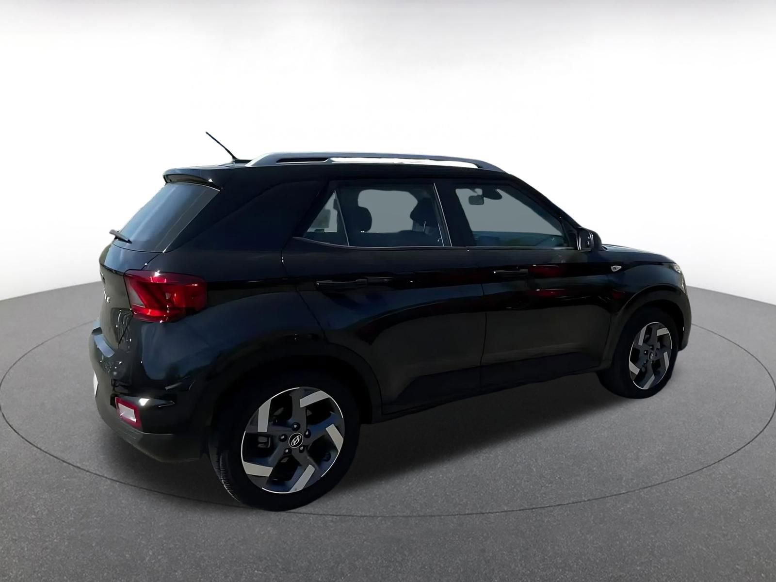 Thumbnail: 2025 Hyundai Venue - 15