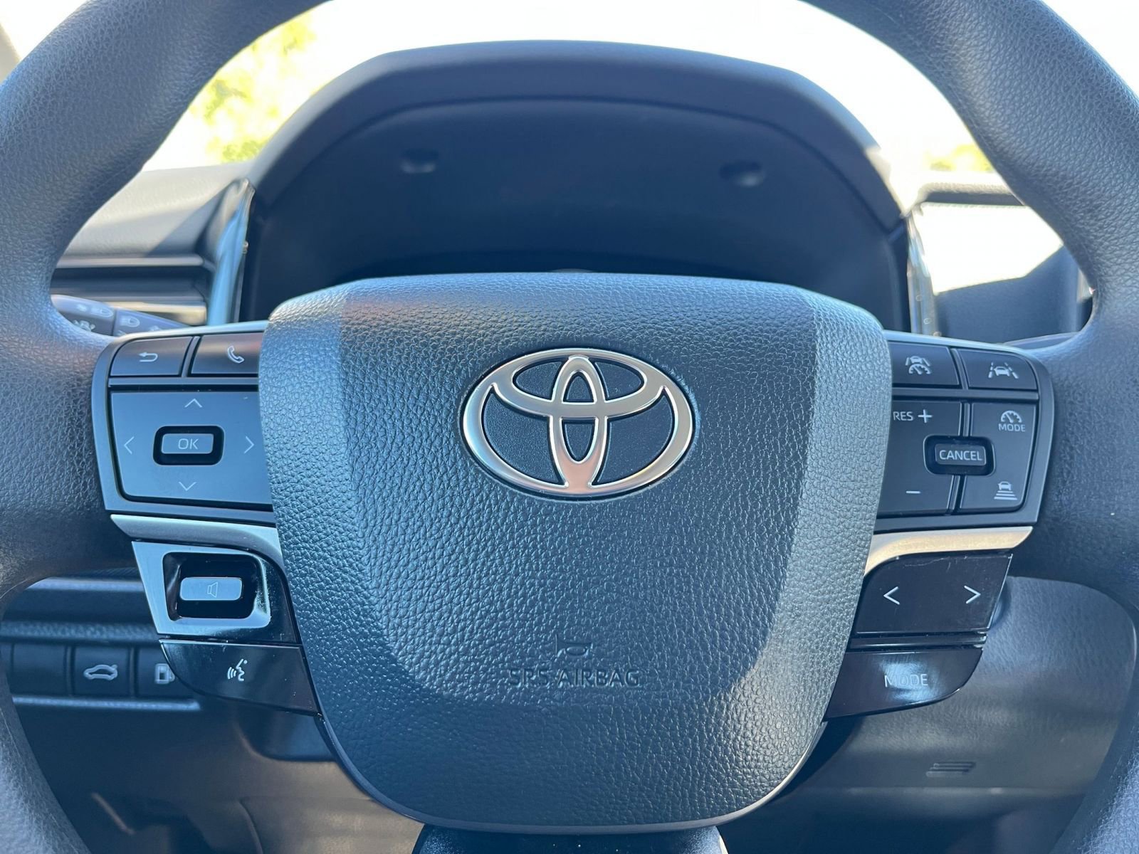 Thumbnail: 2025 Toyota Camry - 27