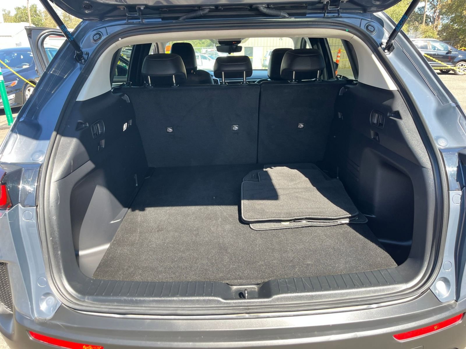 Thumbnail: 2025 Mazda CX-50 - 30