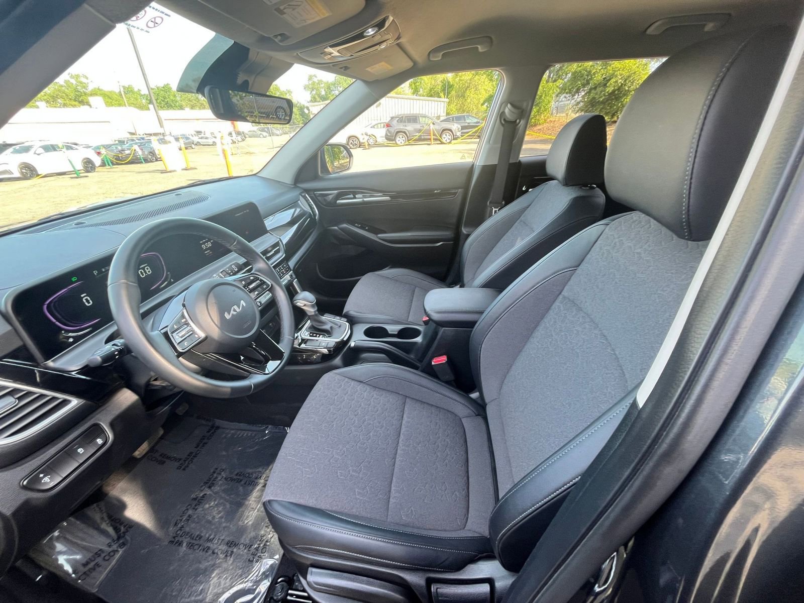 Thumbnail: 2025 Kia Seltos - 28