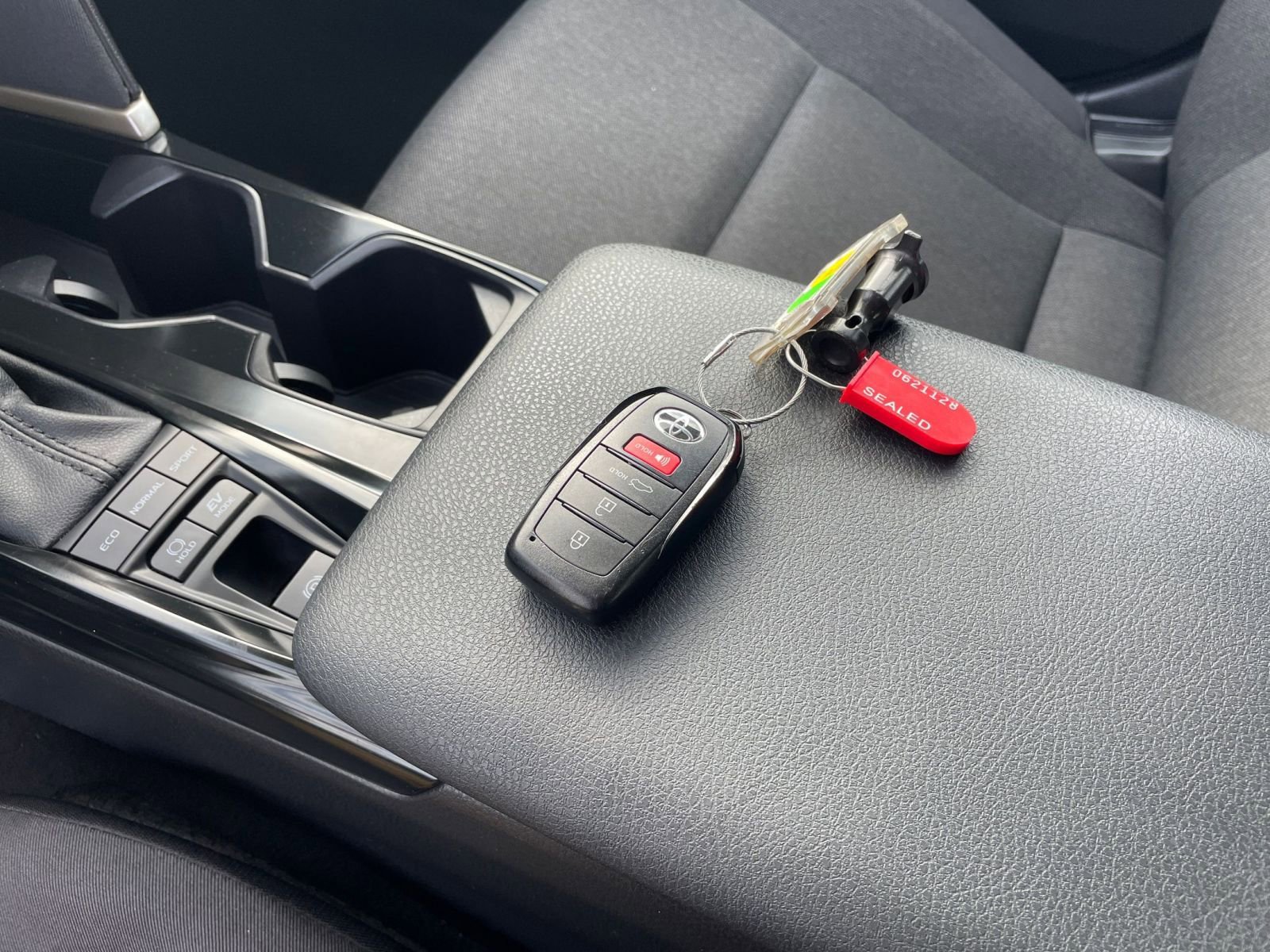 Thumbnail: 2025 Toyota Camry - 22