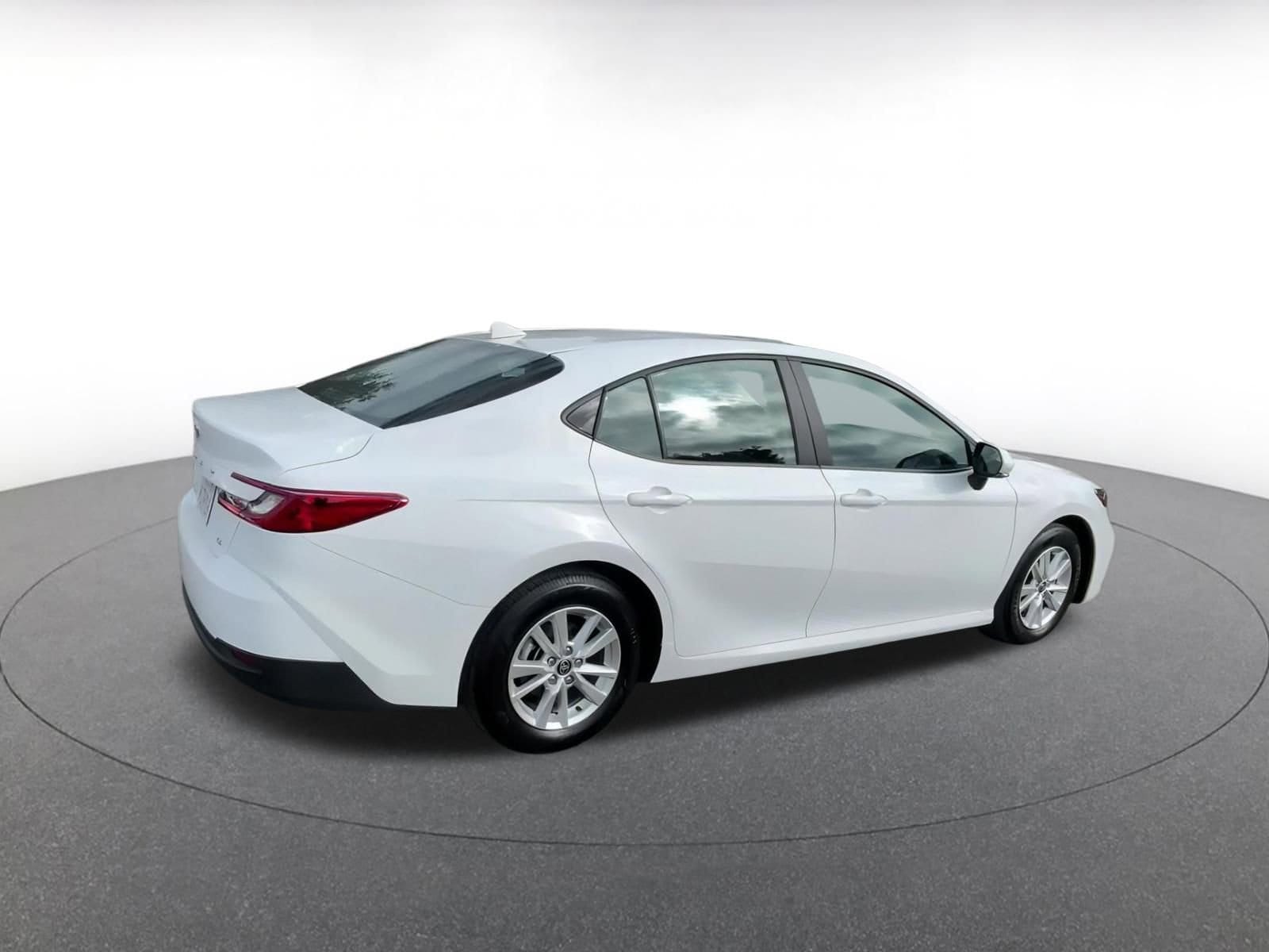 Thumbnail: 2025 Toyota Camry - 15