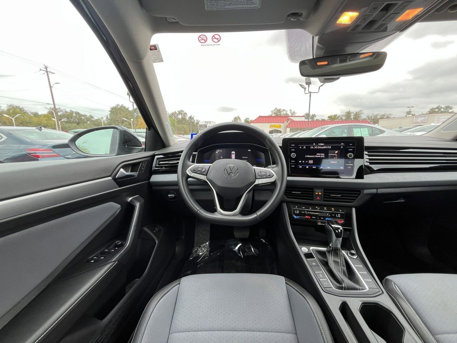 Thumbnail: 2025 Volkswagen Jetta - 33