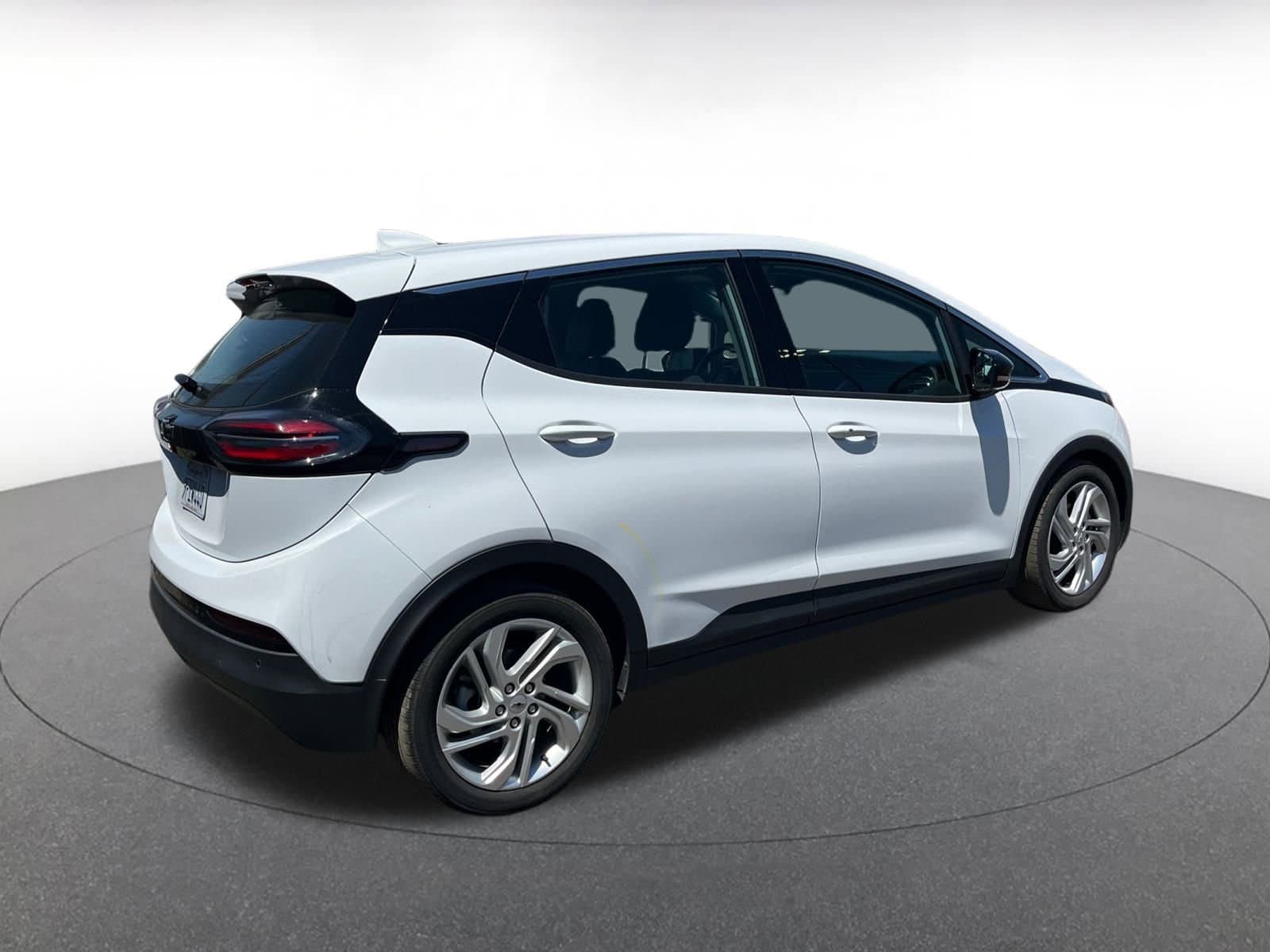 Thumbnail: 2023 Chevrolet Bolt EV - 5