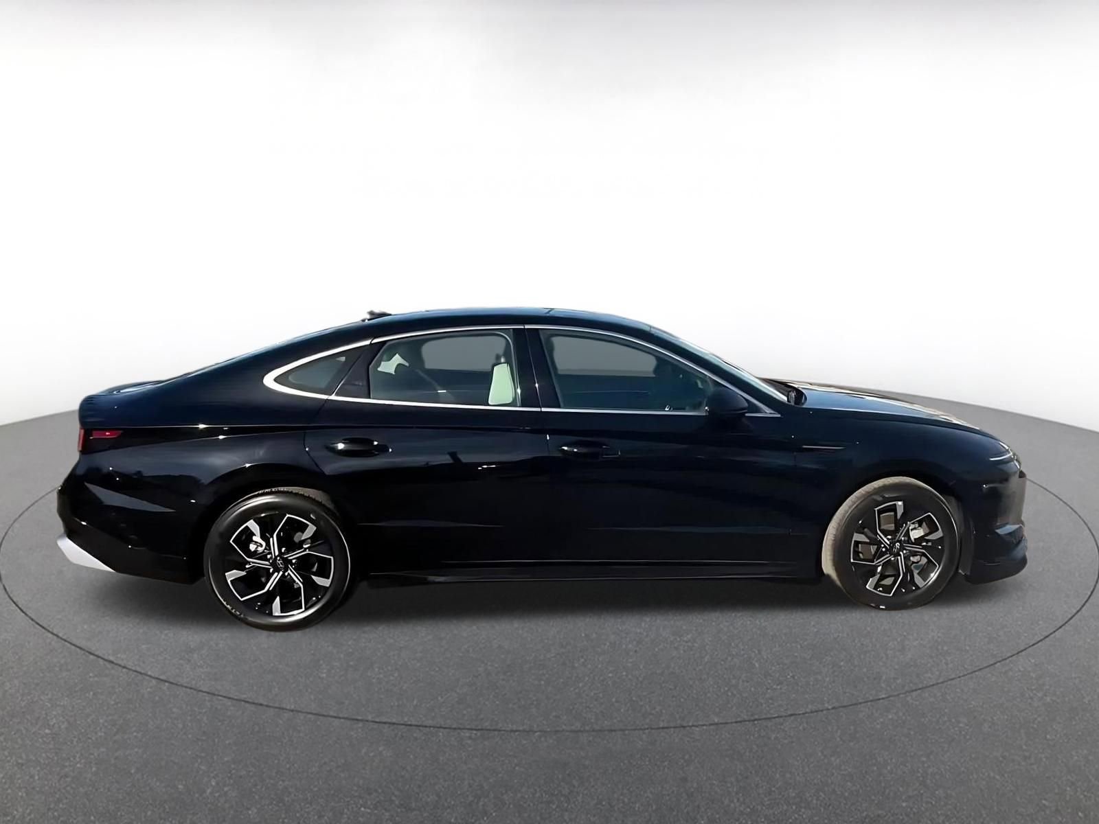 Thumbnail: 2025 Hyundai Sonata - 16