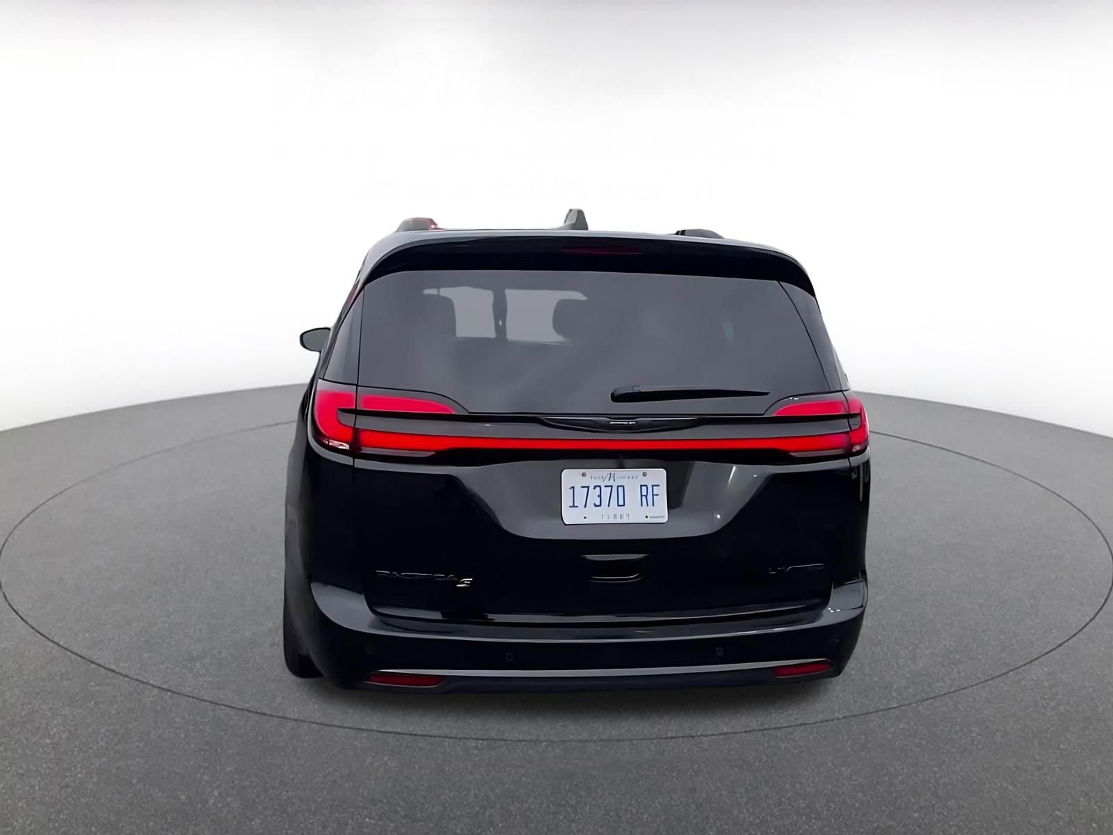 Thumbnail: 2025 Chrysler Pacifica - 12