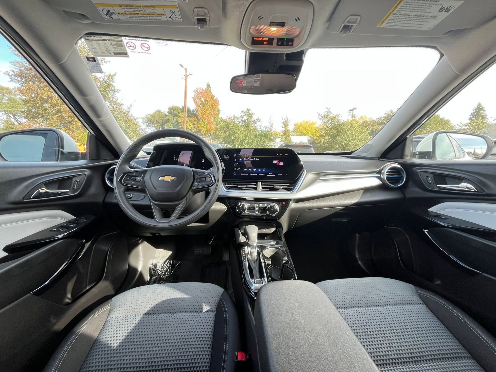 Thumbnail: 2025 Chevrolet Trax - 31