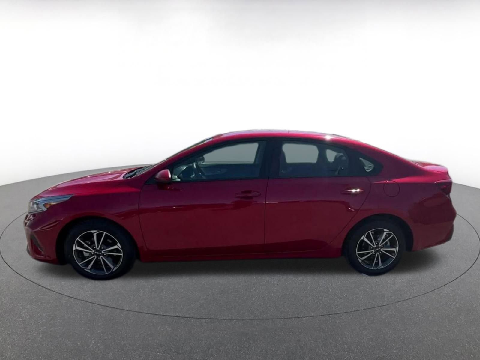 Thumbnail: 2023 Kia Forte - 8